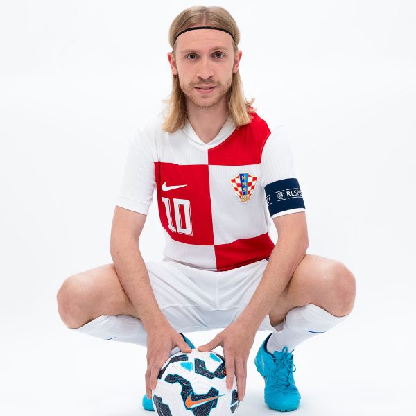 12n-Luka-Modrić Predstava Luka Modrić: Moja igra redateljice Arije Rizvić nastala u suradnji s HNS-om i Boss Teatrom - prva izvedba